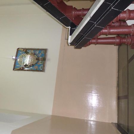 Chalukya Deluxe Hotel Колхапур Екстериор снимка