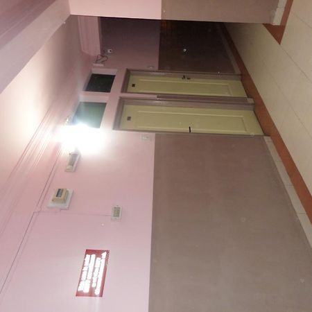 Chalukya Deluxe Hotel Колхапур Екстериор снимка
