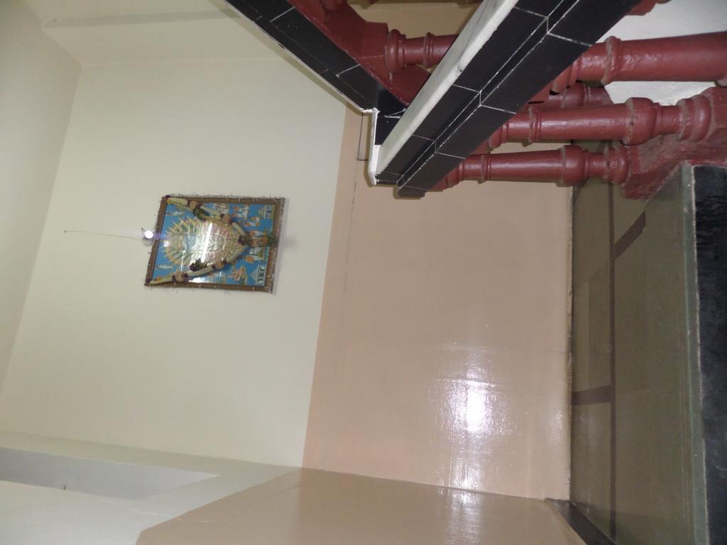 Chalukya Deluxe Hotel Колхапур Екстериор снимка